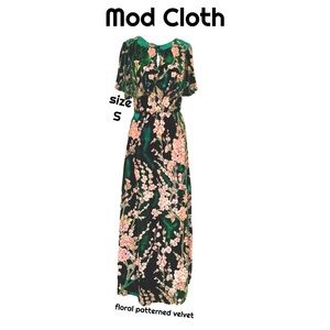 NWT Modcloth Flutter Sleeve Green Velvet Floral Patterned Maxi Dress